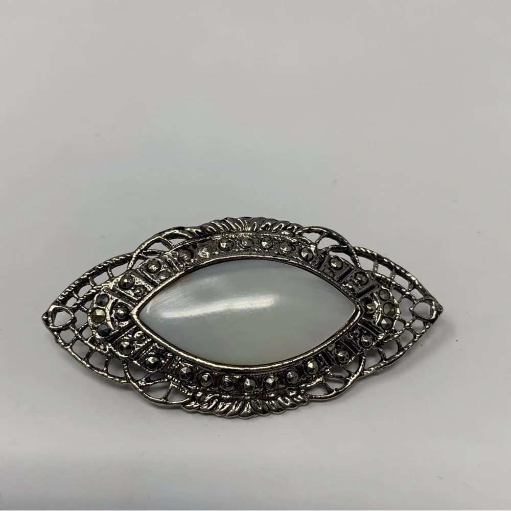 N/A small silver
